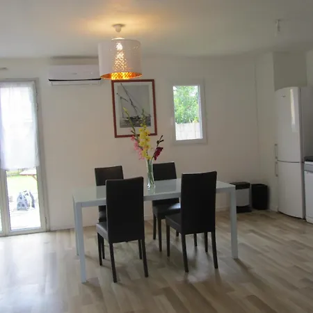 Casa de Férias Maison De Vacances -10 Min A Pied De La Plage Pornichet
